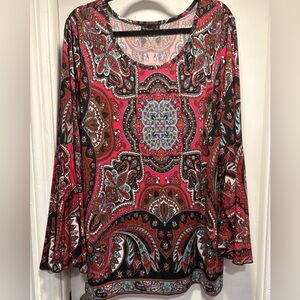 La Vanya plus-size tunic top red paisley 
long bell sleeves stretch knit. 

2X